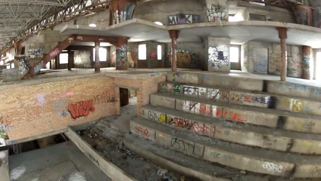 Внутри Аквадрома