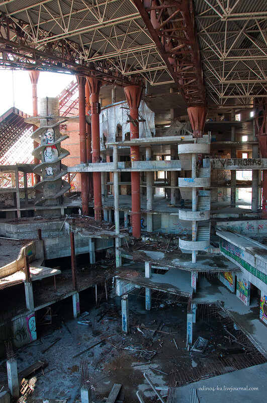 Внутри Аквадрома